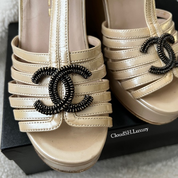 Auth Chanel Classic CC Logo Beige Patent Leather Wedge Sandals- Size 36 - Picture 3 of 12